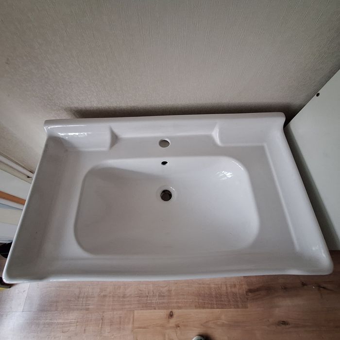 Раковина под тумбу  в ванную комнату