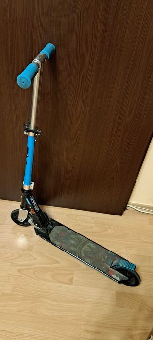 Trotineta oxelo, albastra