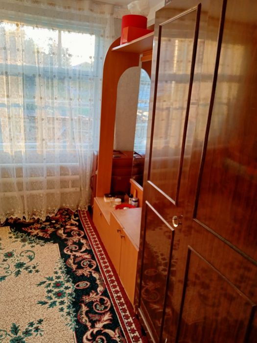 Uy sotiladi 8 sotix 3 xona