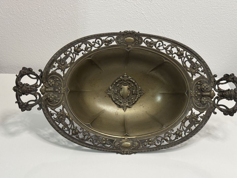 Fructiera (vas) vechi, din alama. Art Nouveau Baroc