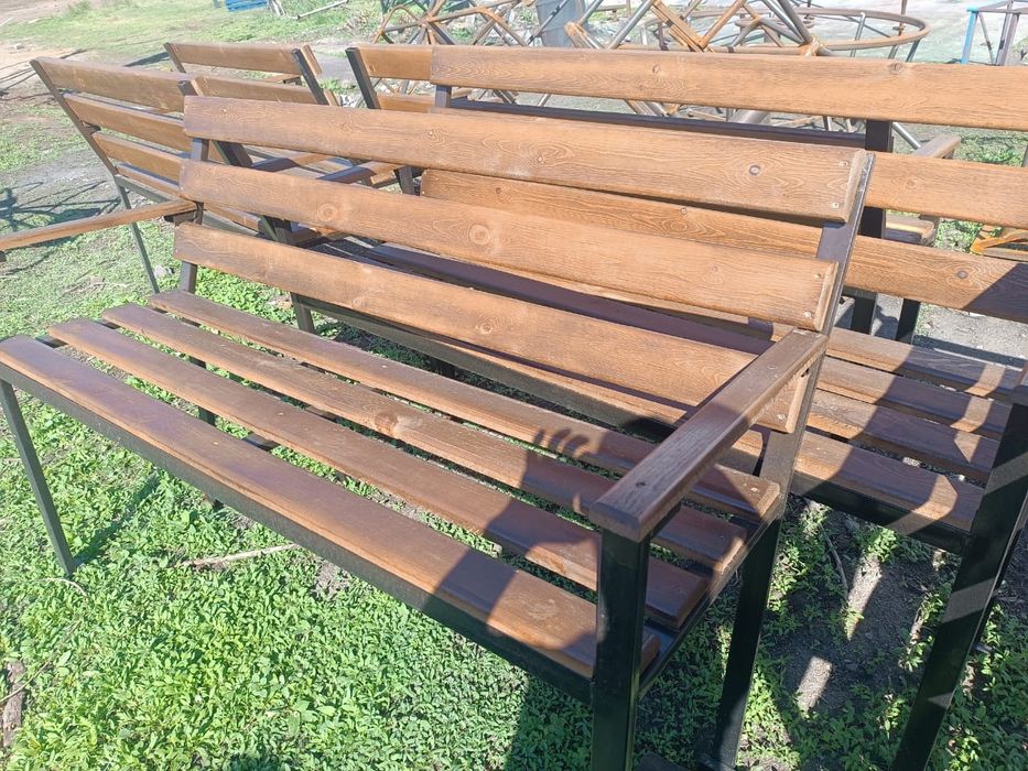 Уличные скамейки