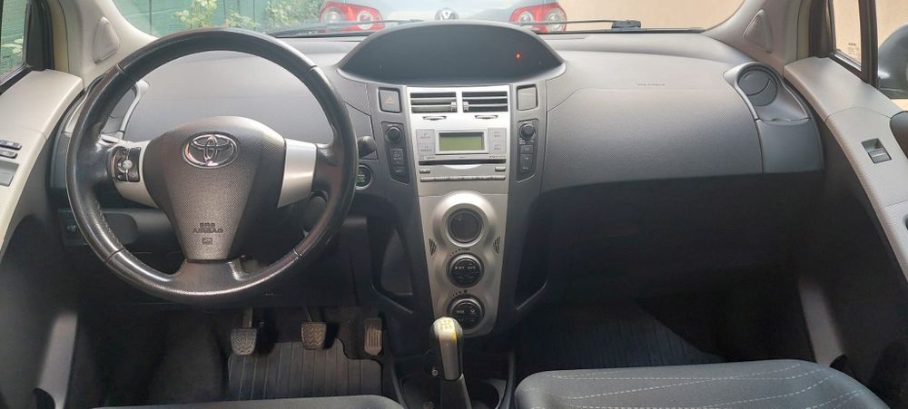 Toyota yaris 2008