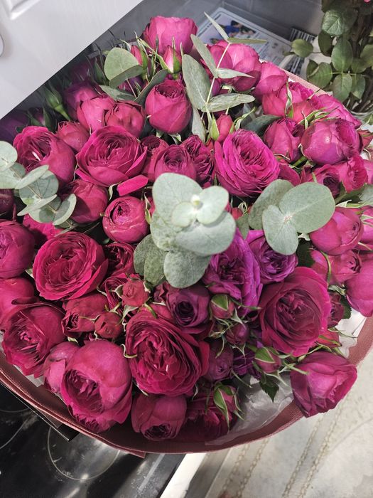 Кустовые розы, свежые