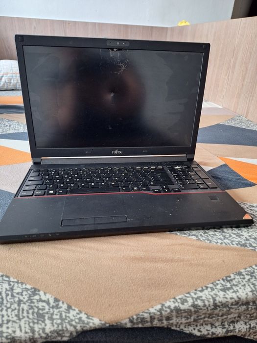 Vând laptop de piese