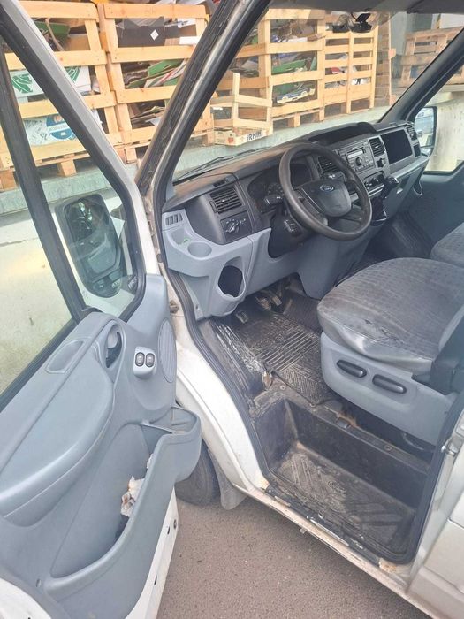 De vanzare ford transit 2.4 motorina 5 trepte manual