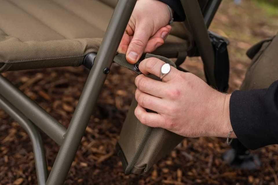 Scaun pescuit AVID Carp REVOLVE Armchair 48X37X61 cm