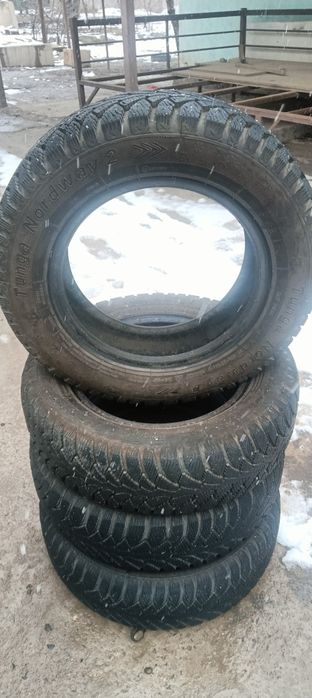 Продам зимние шины б/у