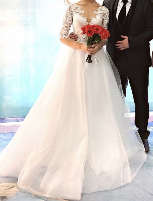 Той көйлегі сатылады