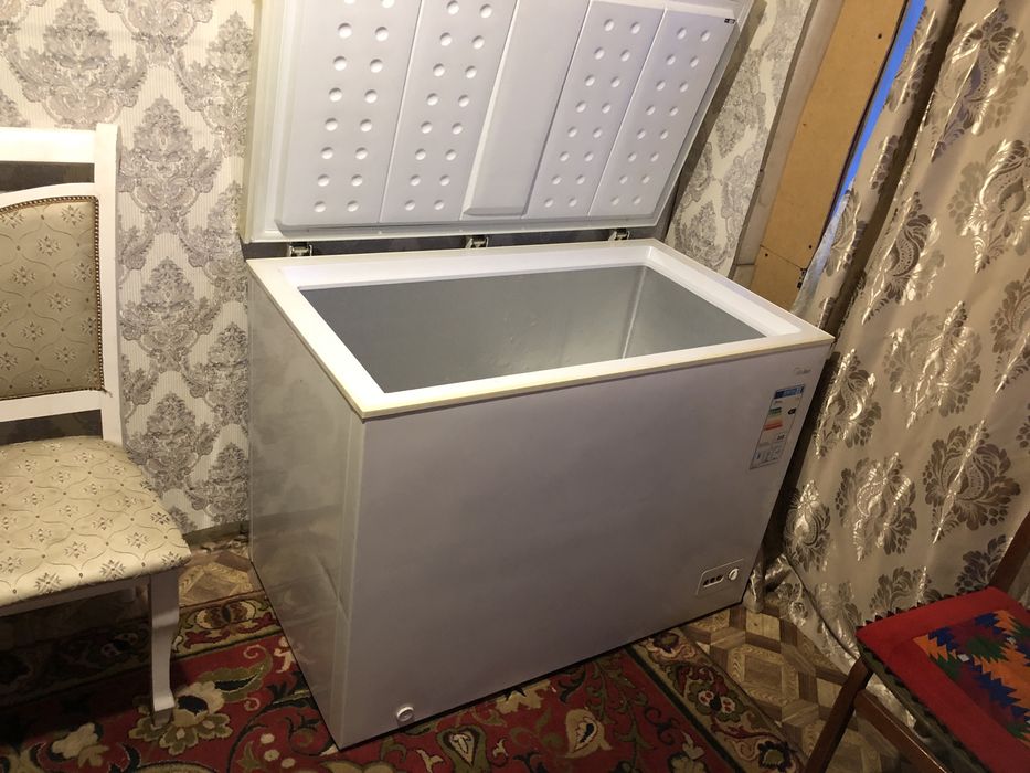 Морозильник Midea 295 л экономичный