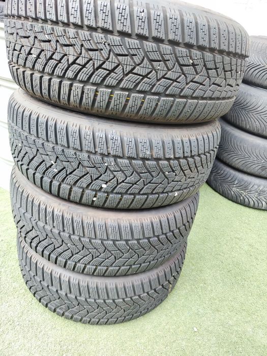 4 бр зимни 205/55/16 Dunlop