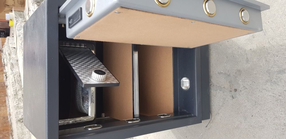 Seif metal cu LCD 60cm