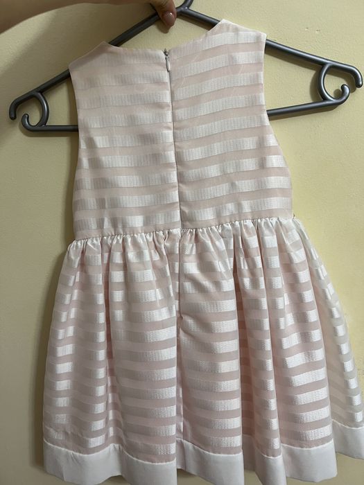 Продам платье на 1,5-2 года. Цена 2000