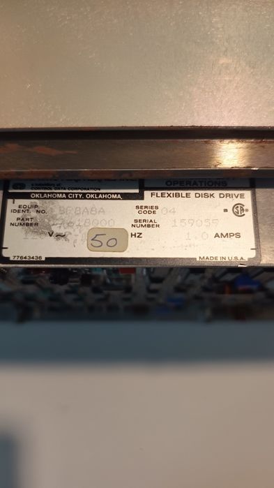 Продавам 8 inch floppy disk drive / 8 инчови флопи дискови устройства