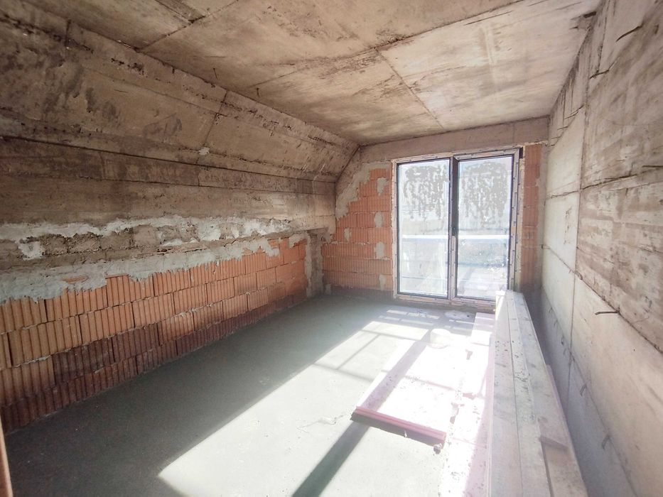 Продава се Мезонет в Перник, Център - 138 кв.м за 1375 €/кв.м - Снимка #4