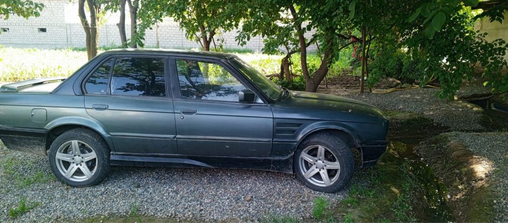 Bmw e30 320 model 1989 yil