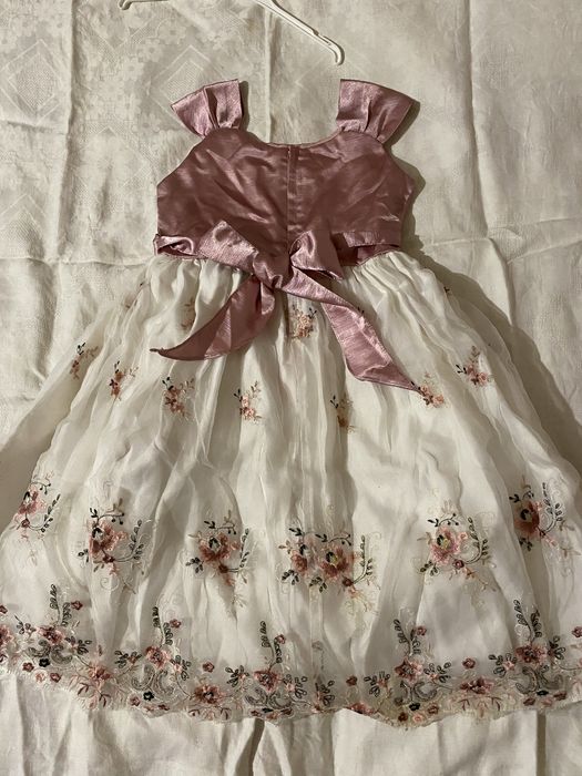 Продам детские платья