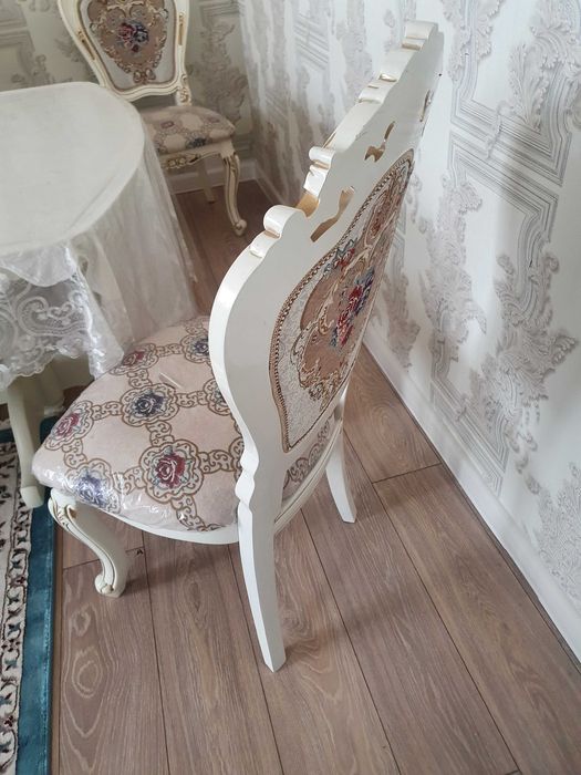 Стулья для гостиной