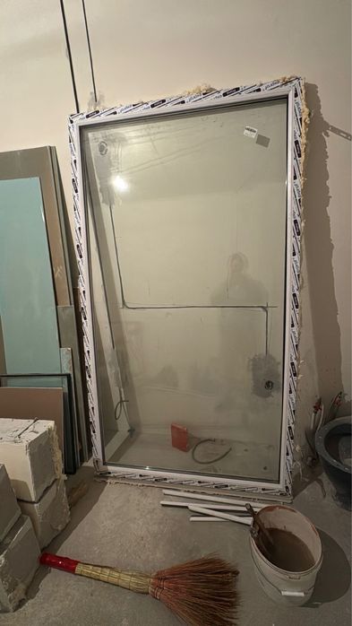 Пластиковые двери и окно