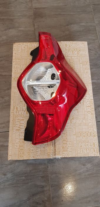Lampa tripla stop stanga dreapta noua originala Dacia Lodgy