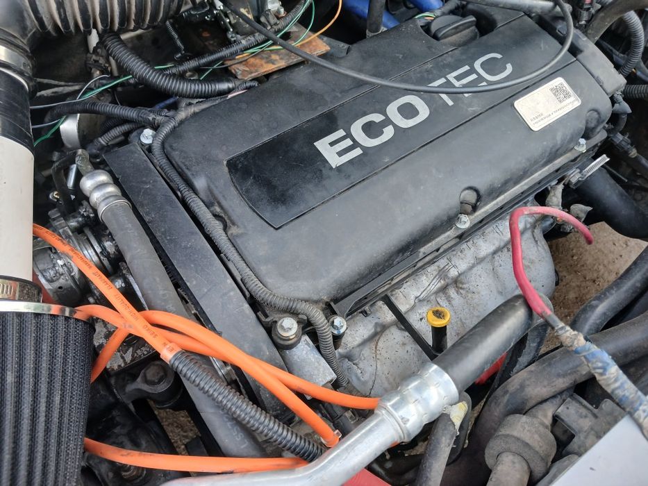 Мотор объём 1,6   сатылады