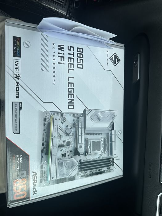 GAMING Компютър (PC) 5070ti ryzen 7 9800X3D 32RAM 6000Mhz