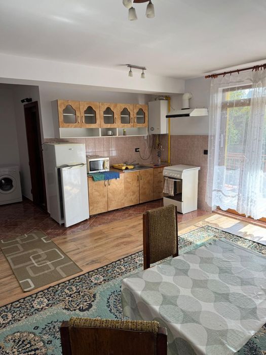 Închiriez apartamnet - Perioada Untold .