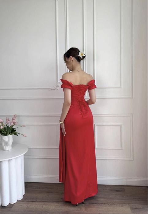 Платье атласное 44 размер