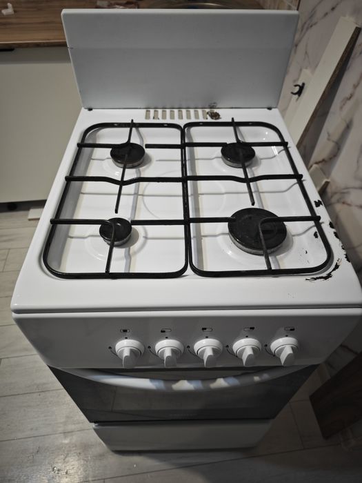 Продам газовую плиту