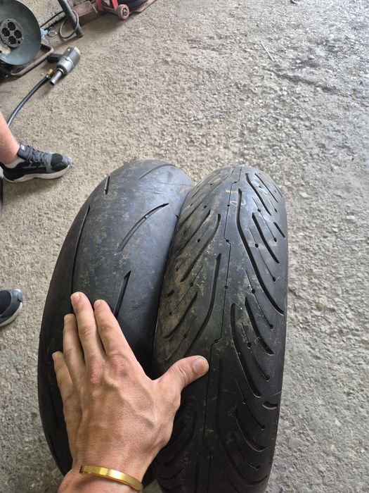 Set moto anvelope