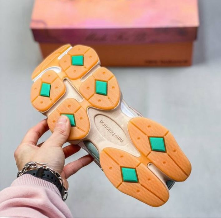 Нови дамски маратонки New Balance 9060 Penny Cookie Pink