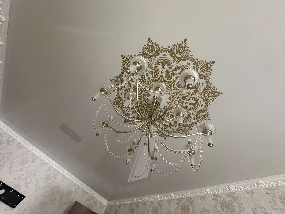 Люстра очень хорошего качества