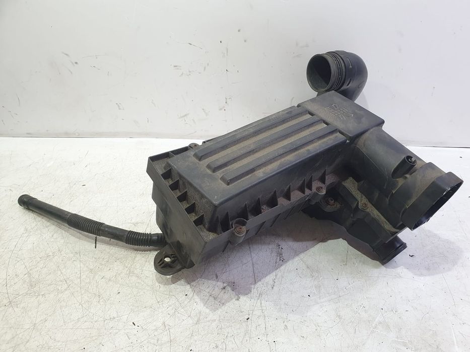 Carcasa filtru aer 3c0129601bJ Volkswagen Passat B6 (2005 - 2010) 2.0 tdi CBBB