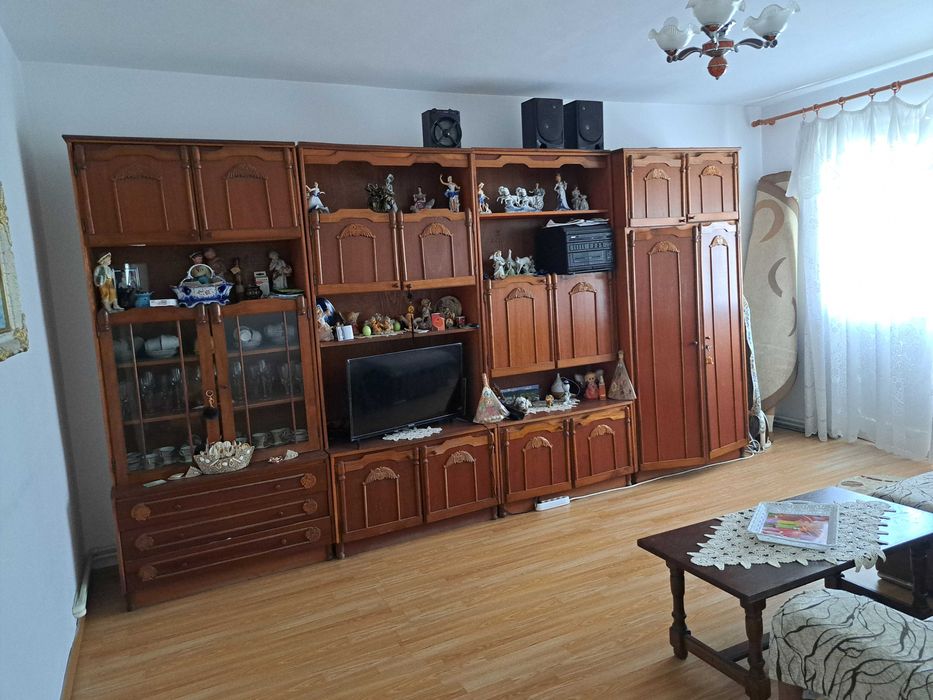 Apartament 3 camere de vânzare