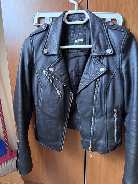 Vand geaca de piele zara marimea xs