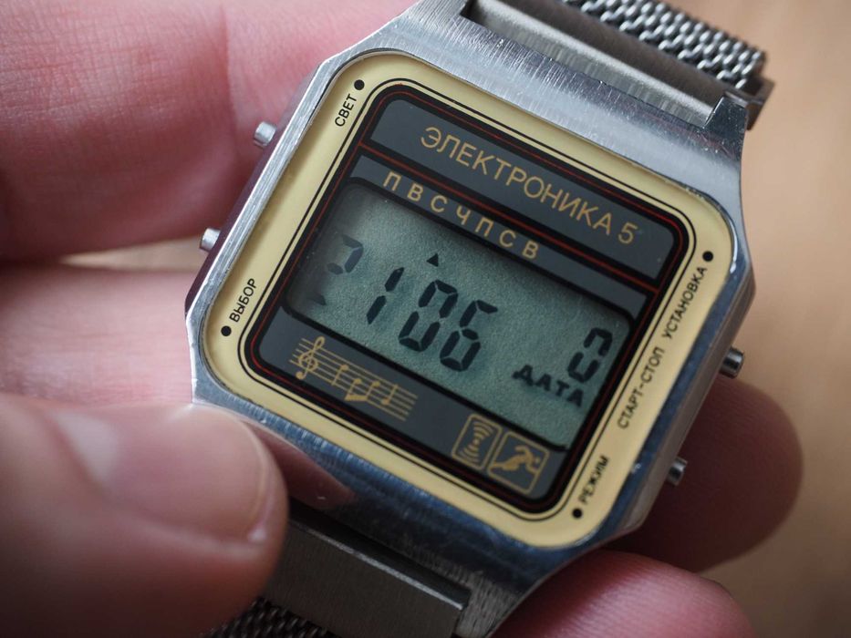 Ceas sovietic Elektronika 5, anii 1980, melodii, brățară nouă, cutie