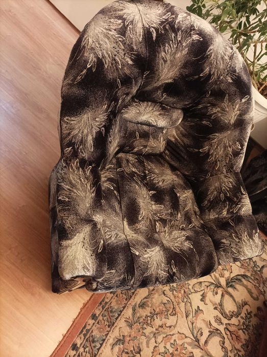 Холна гарнитура с разтегателна маса