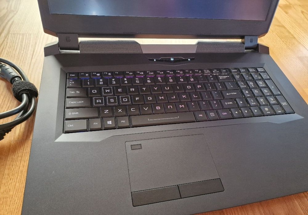 Laptop Eurocom, Sky X7C, cu procesor Intel Core i9 9900K K nou