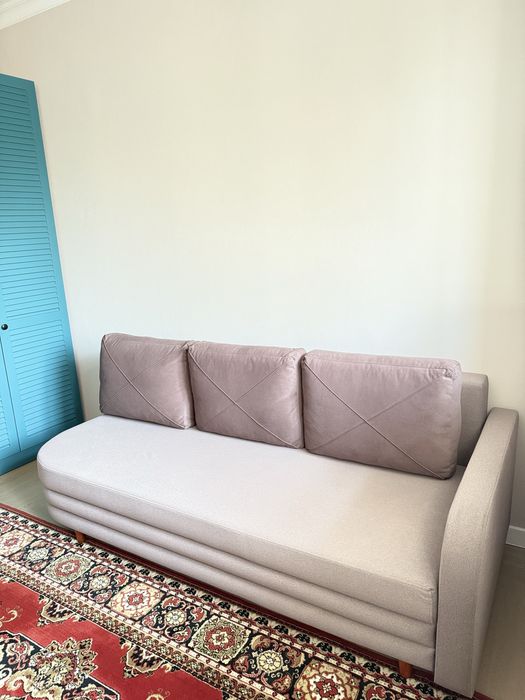 Диван продается новенький