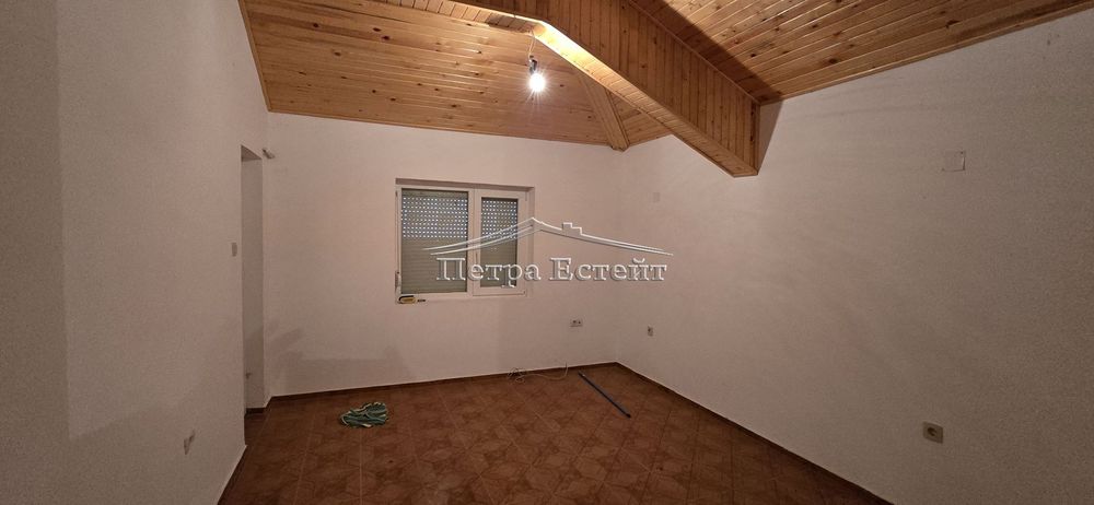 Къща в Варна, област-с.Здравец площ 192 цена 270000