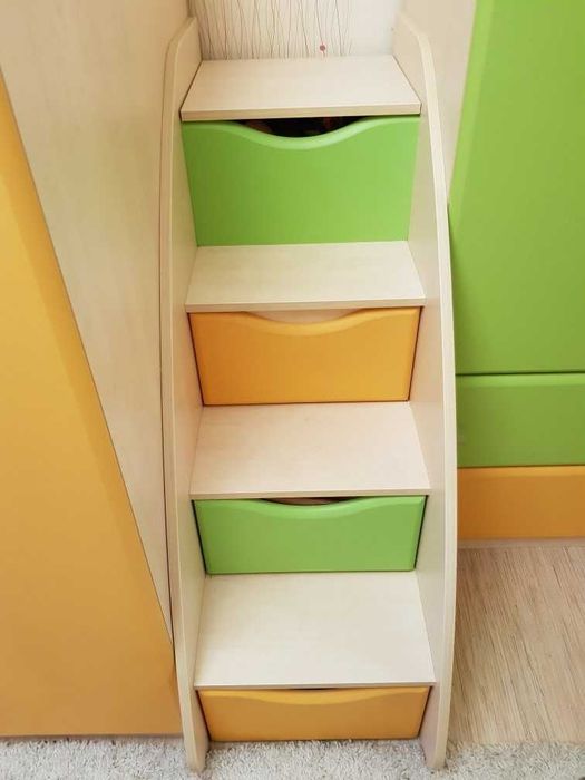 Продам мебель в детскую