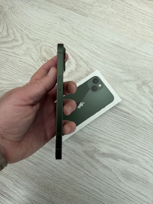 iPhone 13 alpine green ,128GB 4GB RAM 5G