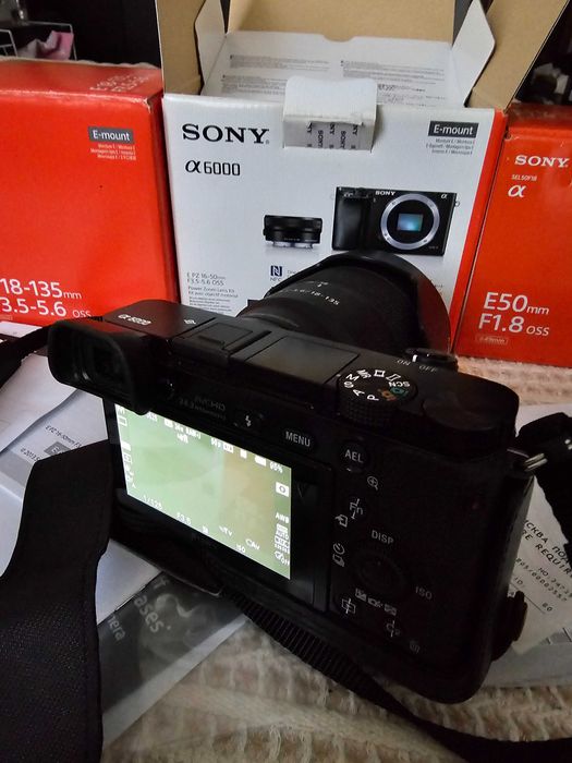 Sony a6000 с три обектива 1.8/50mm, 3.5/18-135mm, 16-50mm