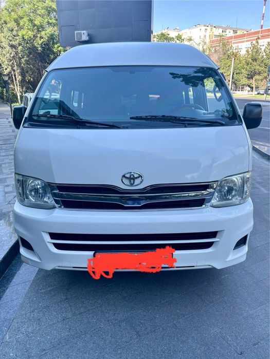 Перед.бампер, решетка радиатора, перед.фары,задн.стопы на TOYOTA HIACE