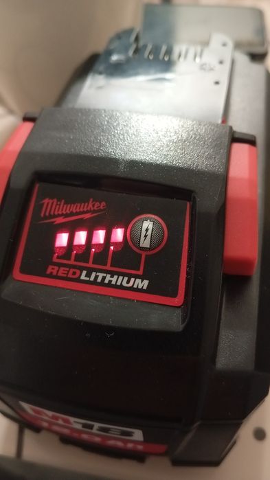 Acumulator de vanzare