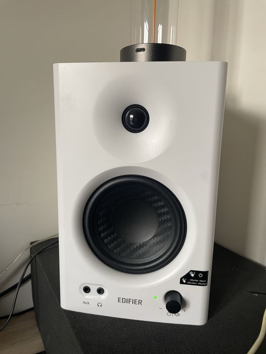 Продам готовую Домашнюю студию. Macbook air. Edifier mr4. Micro Fifine