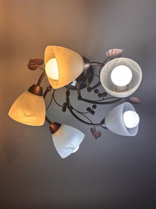 Люстры каждая по 3000 тг