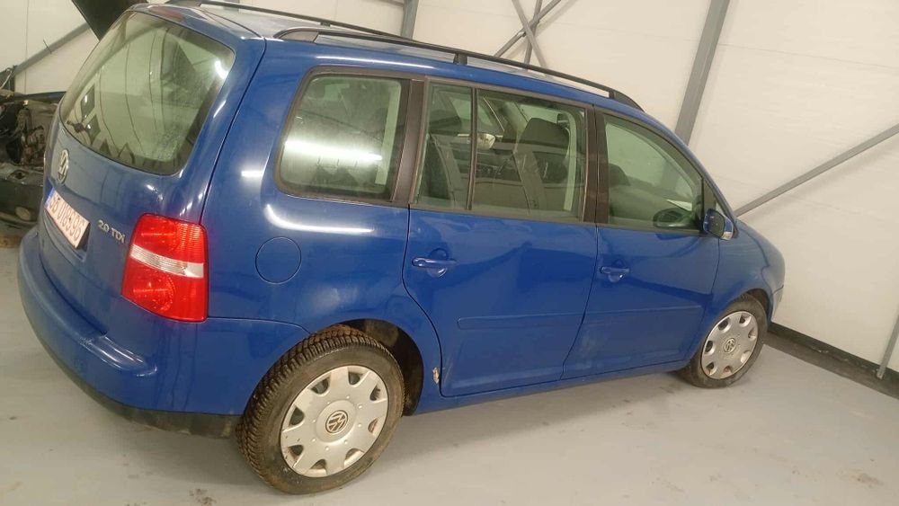 Dezmembrez Wollswagen Touran 

Wollswagen golf 5 plus 

1.9 TDI.   BKC