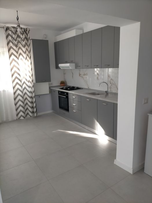 Apartament cu 3camere de închiriat