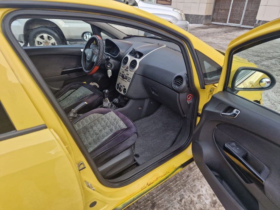 Опель Корса Д 2008г