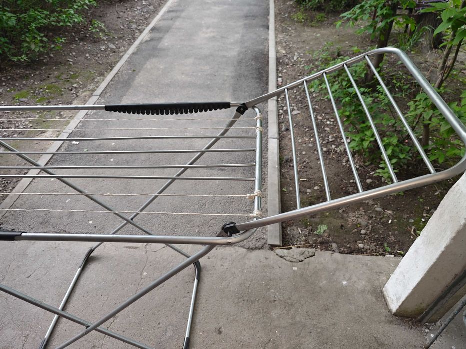 Напольная вешалка для одежды станция метро Москва